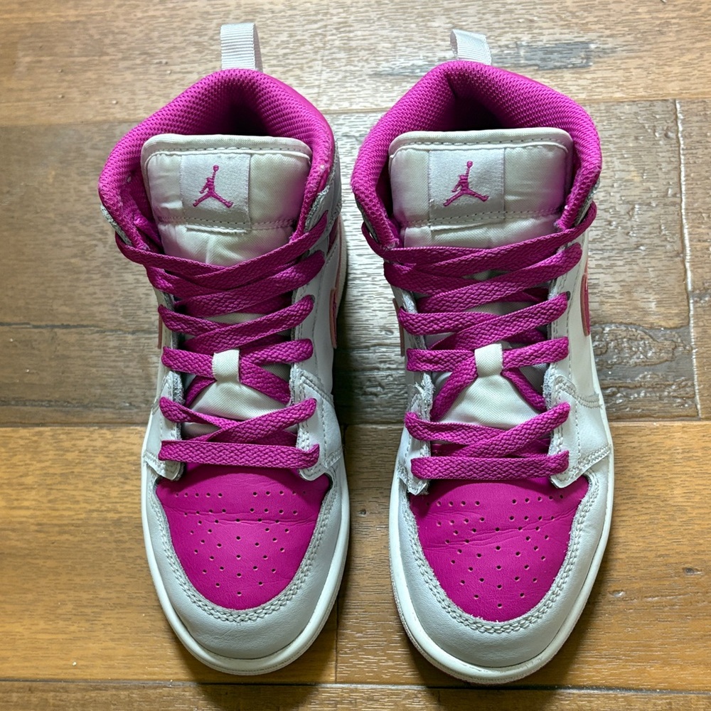 Air Jordan 1 Mid Pink White High-Top Sneakers Sz 1Y fd8781-500 - Picture 2 of 9